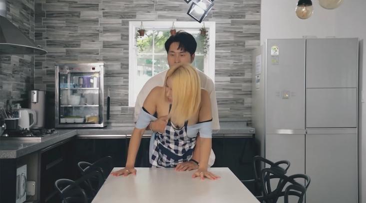 phim sex yuka FSDSS-916_Cô nữ sinh trẻ và ông hàng xóm già Momo Misono